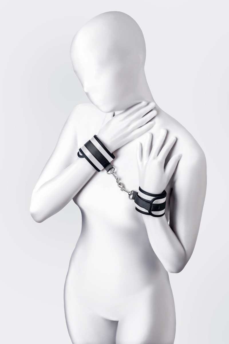 Серебристые наручники Anonymo #0107