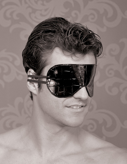 Универсальная маска на глаза LOVE MASK