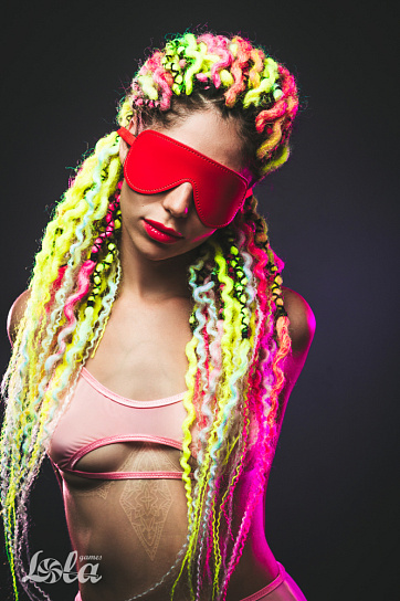 Закрытая маска PARTY HARD SHY, красная