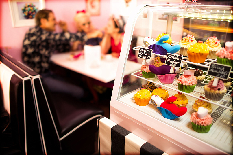 Мини-вибратор премиум класса Miss Bi, 17 см, ежевичный