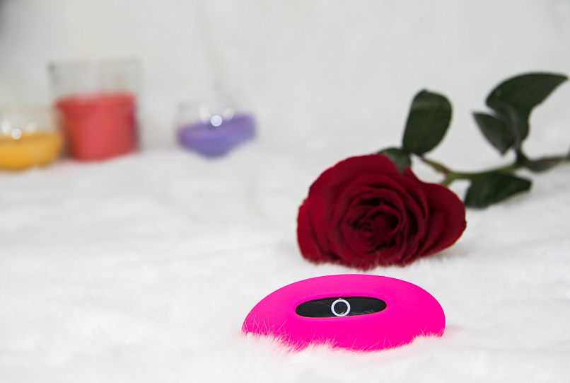 Розовый клиторальный smart-стимулятор Magic Motion Candy 7,8 см