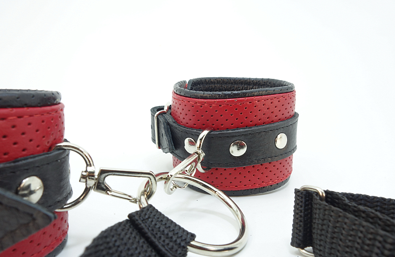 Наручники с ошейником из натуральной кожи