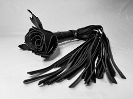 Плеть BDSM-Арсенал Черная Роза с хвостами из кожи