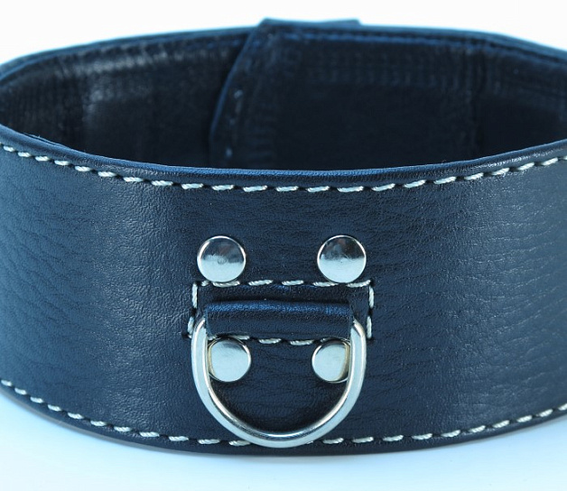 Черный кожаный ошейник с белой отстрочкой