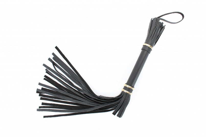 Плетка урашенная золотыми кольцами