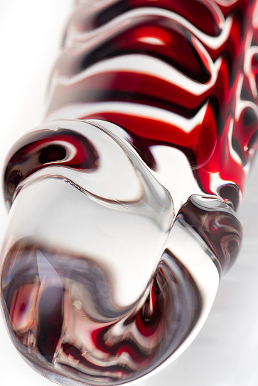 Стеклянный фаллос с мошонкой и рельефным стволом 14,5 см