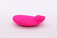 Розовый клиторальный smart-стимулятор Magic Motion Candy 7,8 см