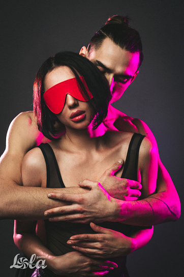 Закрытая маска PARTY HARD SHY, красная