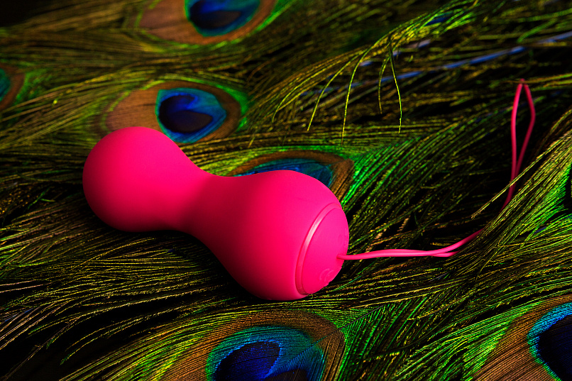 Розовые вагинальные шарики Magic Kegel, управление со смартфона