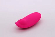 Розовый клиторальный smart-стимулятор Magic Motion Candy 7,8 см