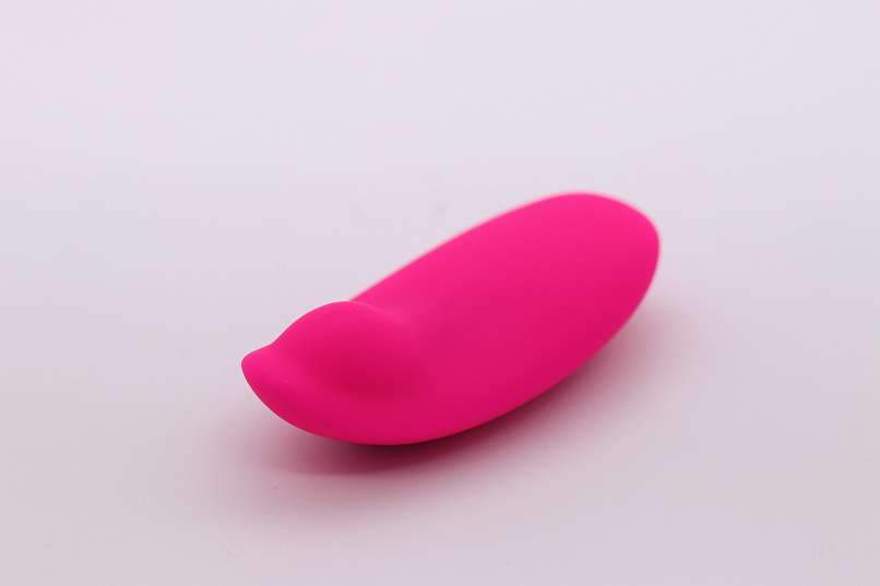 Розовый клиторальный smart-стимулятор Magic Motion Candy 7,8 см