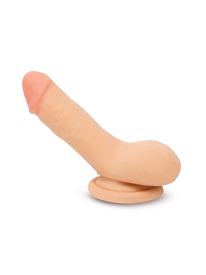 Реалистичный фаллоимитатор на присоске, 15 см