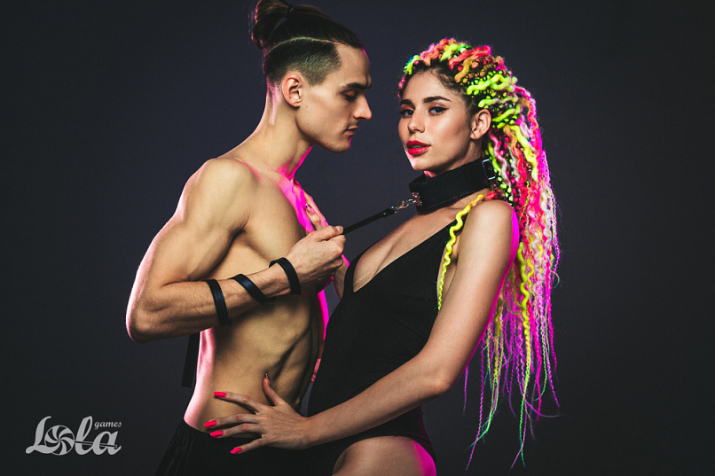 Ошейник регулируемый PARTY HARD CIRCUS, черный