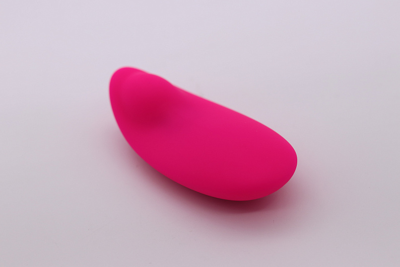 Розовый клиторальный smart-стимулятор Magic Motion Candy 7,8 см