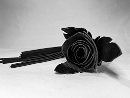 Плеть BDSM-Арсенал Черная Роза лаковая с хвостами из кожи