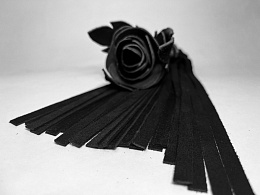Плеть BDSM-Арсенал Черная Роза лаковая с хвостами из замши