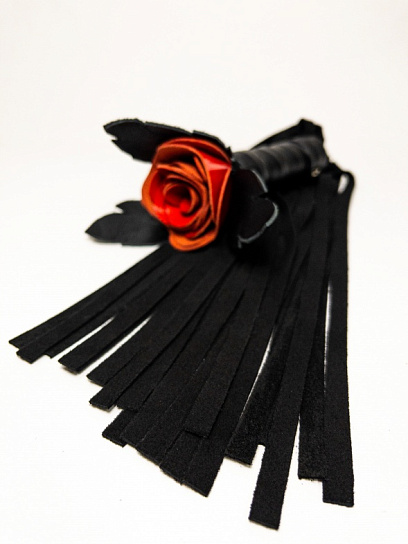 Плеть BDSM-Арсенал Красная Роза лаковая с хвостами из замши